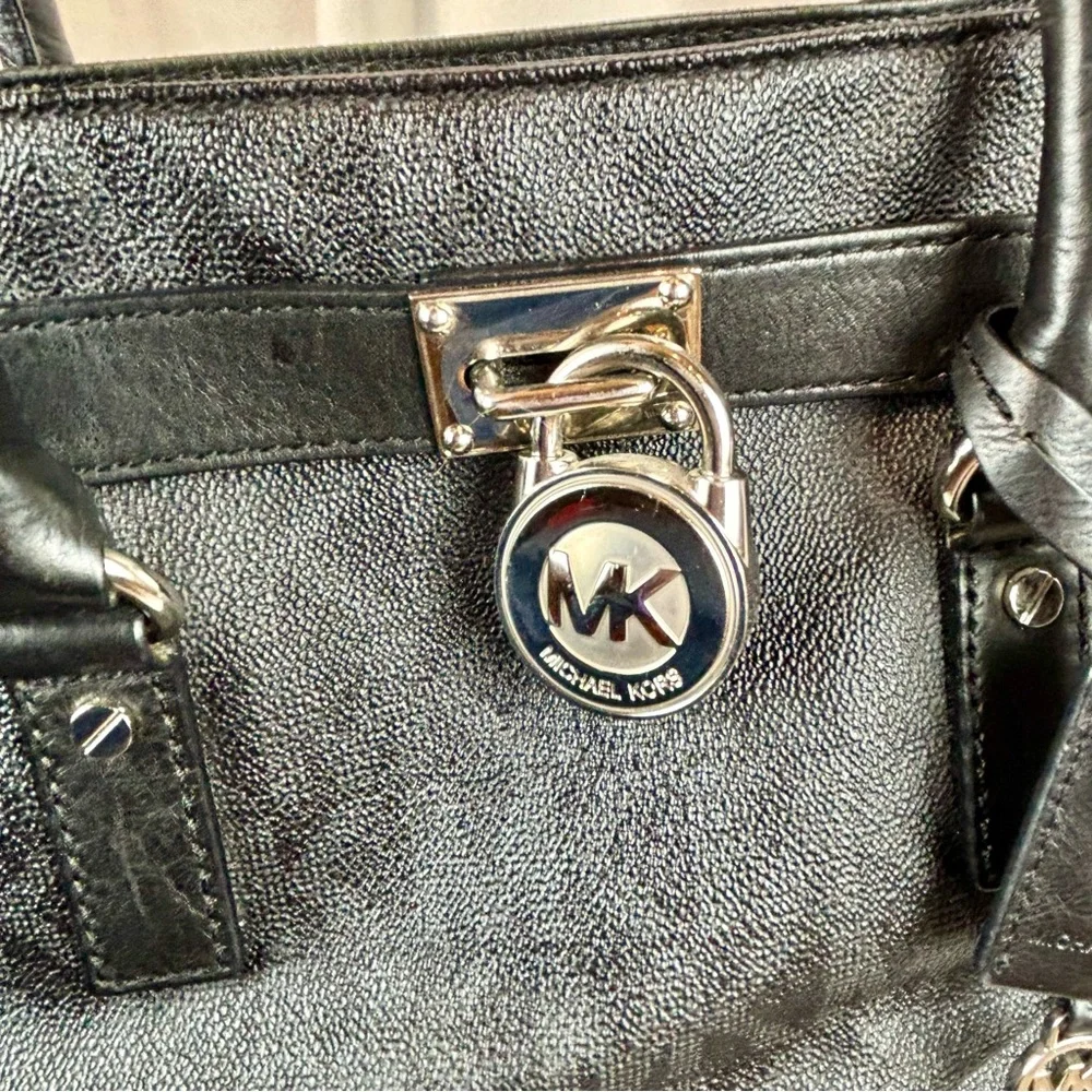 Michael Kors Hamilton Satchel in black‎ saffiano leather
